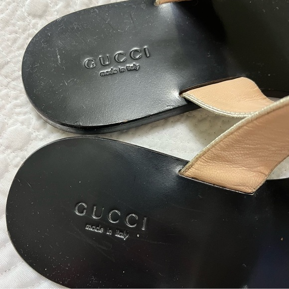 GUCCI Marmont Double GG Gold T Strap Flat Sandal Black Leather Size 36.5 - Picture 3 of 8